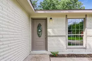 16626 Forest Bend Ave, Friendswood, TX 77546 - Photo 4