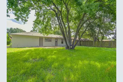 16626 Forest Bend Avenue, Friendswood, TX 77546 - Photo 12