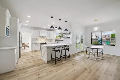 823 Millpond Drive, Sugar Land, TX 77498 - Photo 12