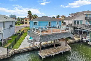 214 Sampan Dr, Tiki Island, TX 77554 - Photo 4