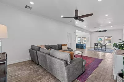 214 Sampan Drive, Tiki Island, TX 77554 - Photo 8