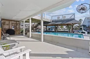 214 Sampan Dr, Tiki Island, TX 77554 - Photo 32