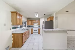 13334 Wells River Dr, Houston, TX 77041 - Photo 10