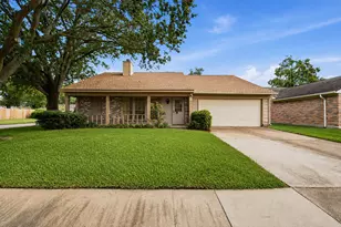 13334 Wells River Dr, Houston, TX 77041 - Photo 2