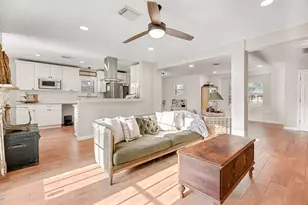 3037 Longwood Ln, Dickinson, TX 77539 - Photo 6