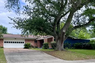 114 20th Ave, Texas City, TX 77590 - Photo 2