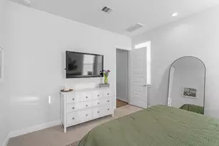 502 W Donovan St, Houston, TX 77091 - Photo 8