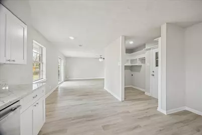5922 Fontenelle Drive, Houston, TX 77035 - Photo 8