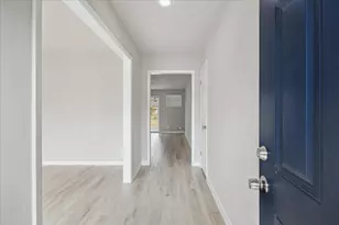 5922 Fontenelle Dr, Houston, TX 77035 - Photo 2