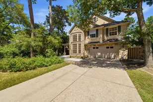 14 Wintercorn Pl, The Woodlands, TX 77382 - Photo 2