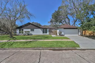 509 Belmont Dr, Friendswood, TX 77546 - Photo 2
