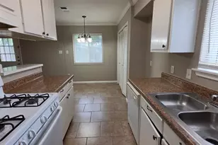 9007 Glen Shadow Dr, Houston, TX 77088 - Photo 10