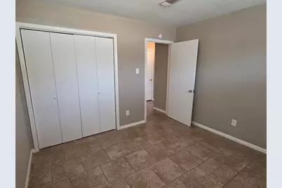 9007 Glen Shadow Drive, Houston, TX 77088 - Photo 16