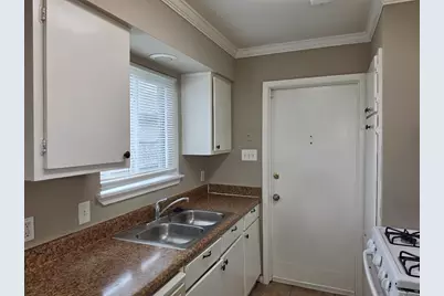 9007 Glen Shadow Drive, Houston, TX 77088 - Photo 8