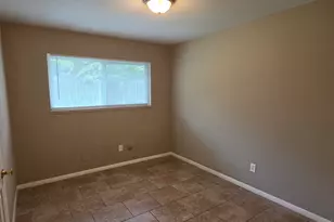 9007 Glen Shadow Dr, Houston, TX 77088 - Photo 14