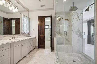 5556 Lynbrook Drive, Houston, TX 77056 - Photo 30