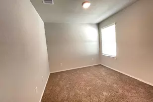 221 Pecos Dr, Huntsville, TX 77340 - Photo 4