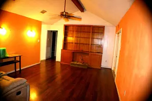 705 Sycamore Street S, Lake Jackson, TX 77566 - Photo 4