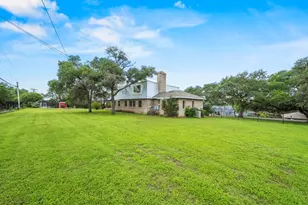 110 W Sierra Cir, San Marcos, TX 78666 - Photo 16