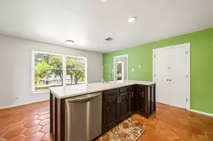 110 W Sierra Cir, San Marcos, TX 78666 - Photo 10