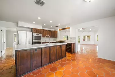 110 W Sierra Circle, San Marcos, TX 78666 - Photo 8