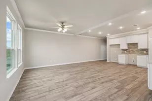 704 Lee Street NW, La Porte, TX 77571 - Photo 4