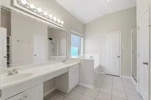 10807 Mockernut St, Baytown, TX 77523 - Photo 6