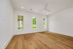 713 W 42nd St, Houston, TX 77018 - Photo 16