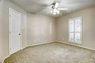 934 E Heights Hollow Ln, Houston, TX 77007 - Photo 4
