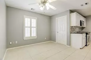 934 E Heights Hollow Ln, Houston, TX 77007 - Photo 8