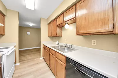 9700 Leawood Boulevard #1002, Houston, TX 77099 - Photo 16