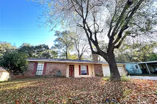 708 Myrtle St, Woodville, TX 75979 - Photo 36