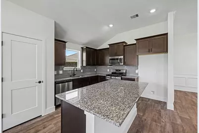 8 Gemstone Court, Angleton, TX 77515 - Photo 10
