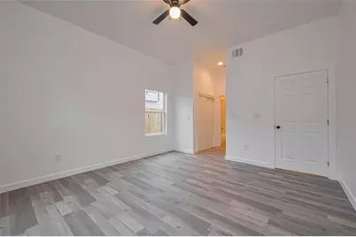 9005 Hilda Street, Houston, TX 77033 - Photo 12