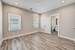 1302 W 24th St, Houston, TX 77008 - Photo 30