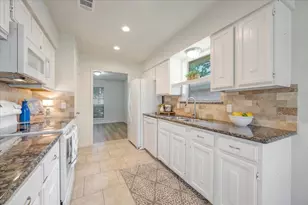 15710 Spring Forest Dr, Houston, TX 77059 - Photo 10