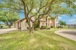 241 Cody Rd, Ennis, TX 75119 - Photo 6