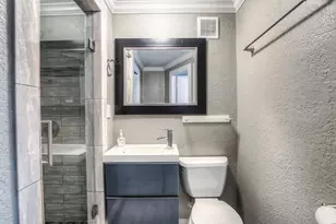 4809 McEwen A St, Houston, TX 77009 - Photo 6