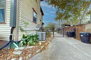 719 Woodland St, Houston, TX 77009 - Photo 46