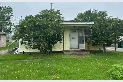 709 W Live Oak Street, Angleton, TX 77515 - Photo 1