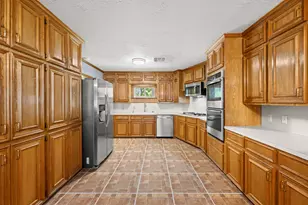 616 Cannan Dr, Angleton, TX 77515 - Photo 12