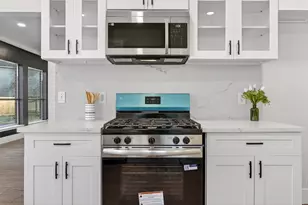 1120 Hidden Oaks St, League City, TX 77573 - Photo 12