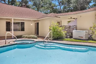 2531 Hollow Hook Rd, Houston, TX 77080 - Photo 2