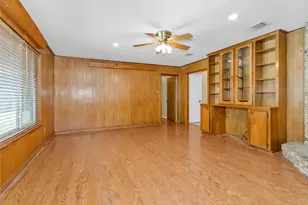 2531 Hollow Hook Rd, Houston, TX 77080 - Photo 16