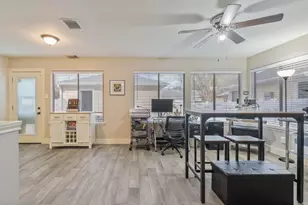 9915 Farrell Dr, Houston, TX 77070 - Photo 10
