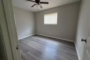 12738 Shannon Hills Dr, Houston, TX 77099 - Photo 6