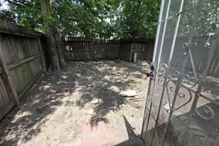 12738 Shannon Hills Dr, Houston, TX 77099 - Photo 28