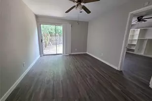 12738 Shannon Hills Dr, Houston, TX 77099 - Photo 8