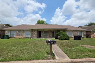 12738 Shannon Hills Dr, Houston, TX 77099 - Photo 1