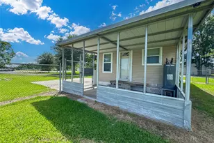 18027 W Clover Ln, Alvin, TX 77511 - Photo 8